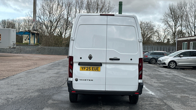 Renault Master Mwb Diesel Fwd MM35 Blue dCi 130 Advance Medium Roof Van